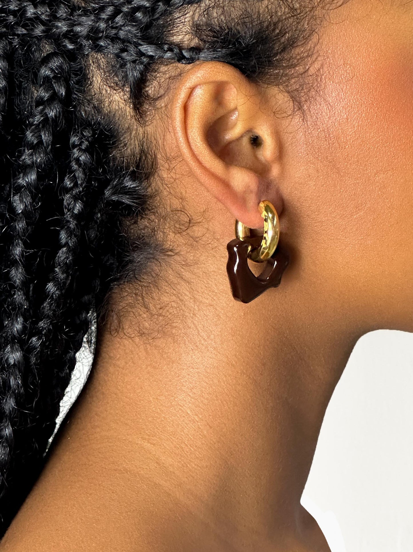 Ora brown gold earring (pair)