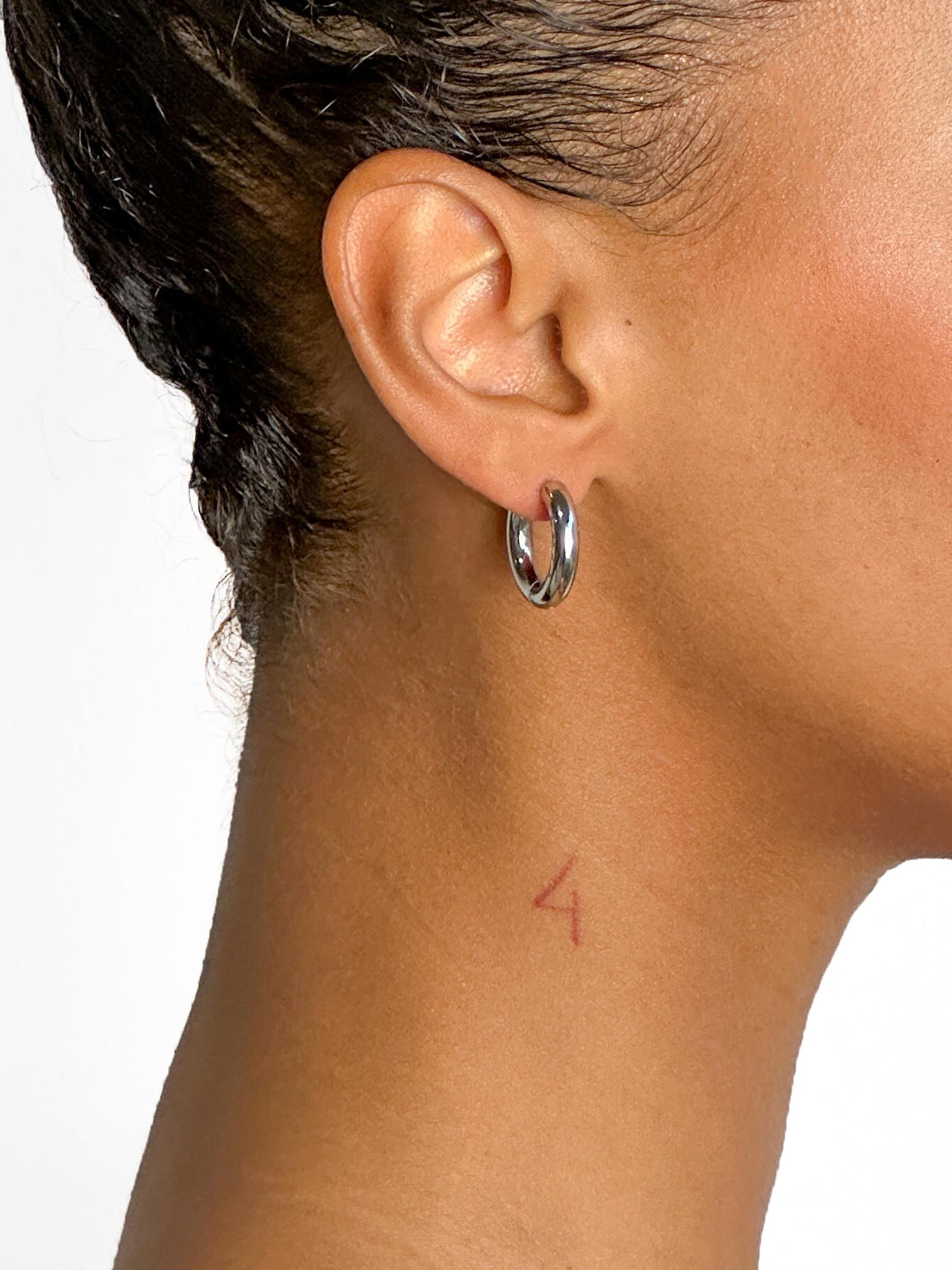 Eba silver 4mm earring (pair)