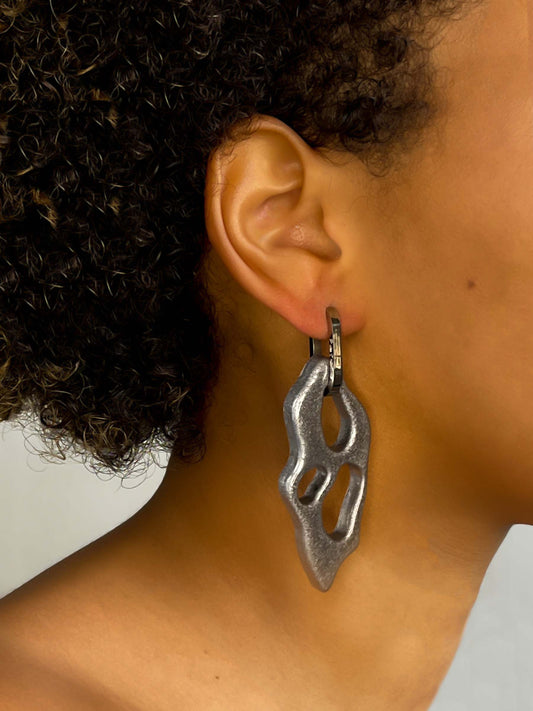 Ami metallic silver silver earring (pair)